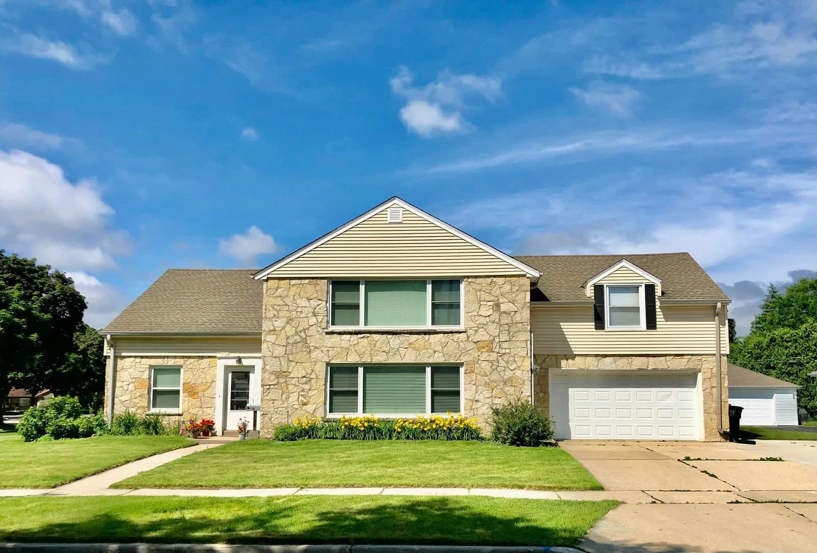2105 Ludington, Wauwatosa, WI 53226