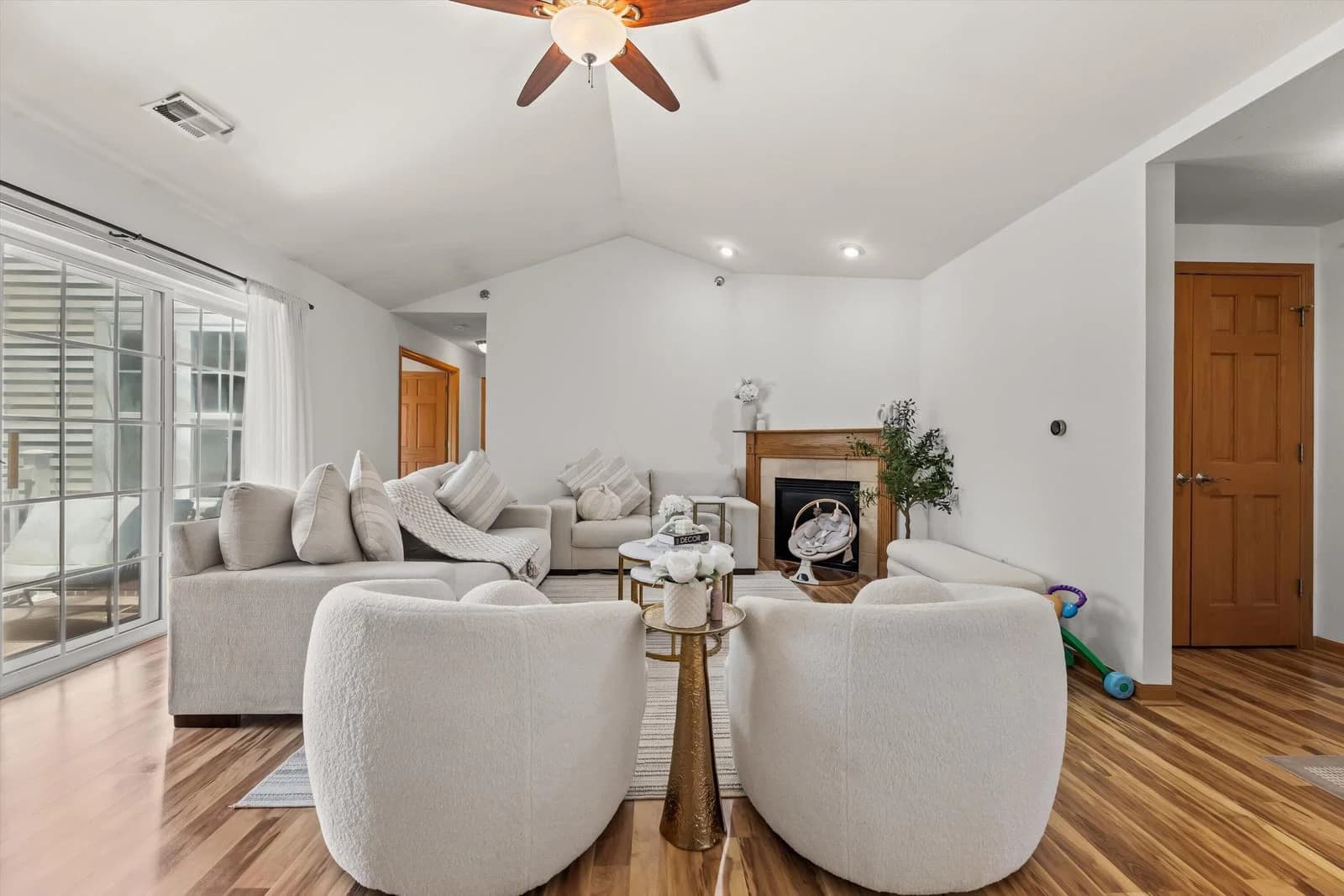 12155 Virginia, Franklin, WI 53132