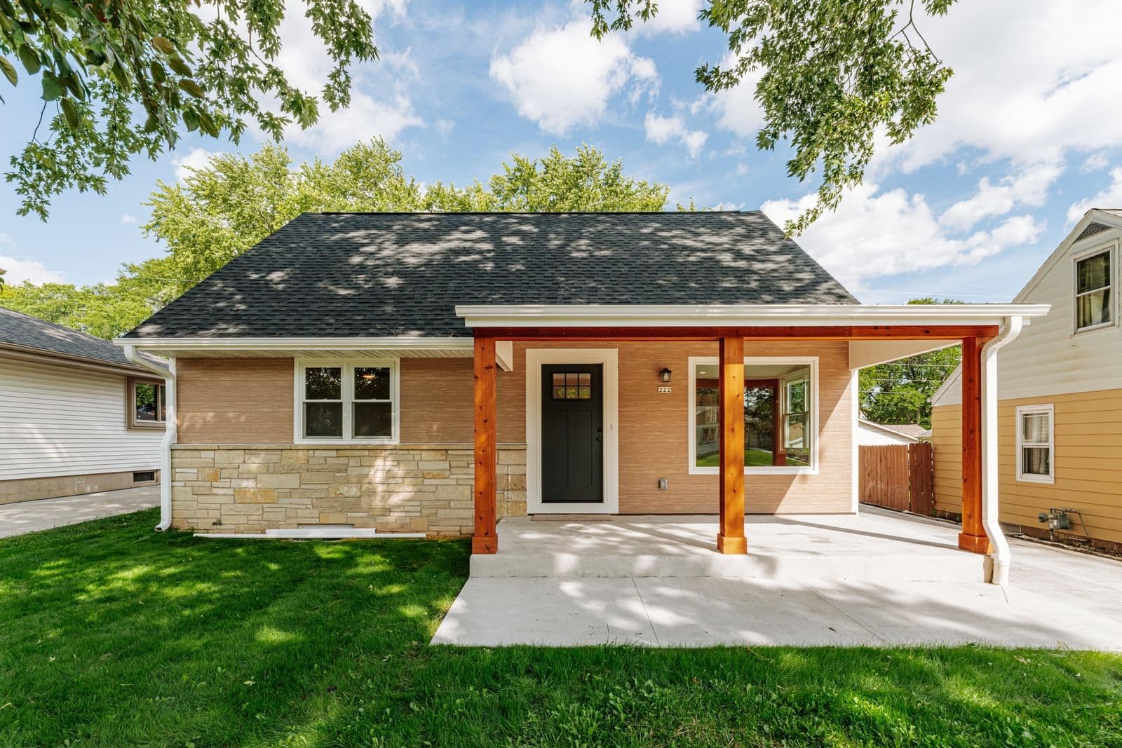222 111th St, Wauwatosa, WI 53226 3