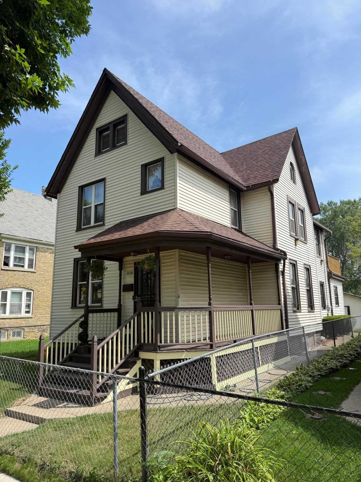 2328 9th, Milwaukee, WI 53206