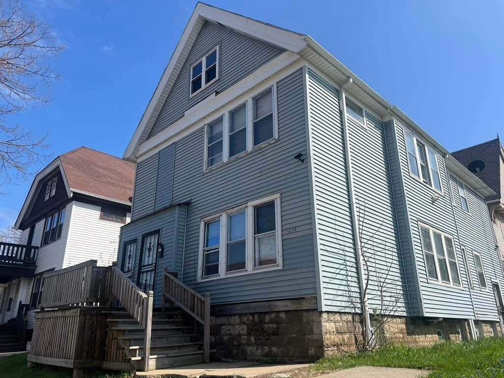 2481 Locust, Milwaukee, WI 53206