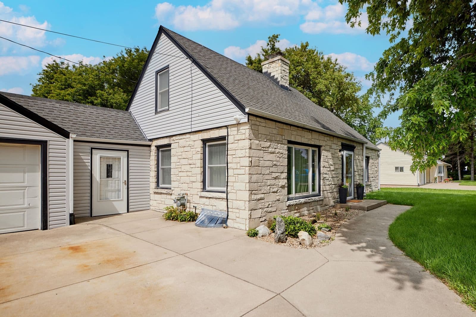 113 121st St, Wauwatosa, WI 53226 3