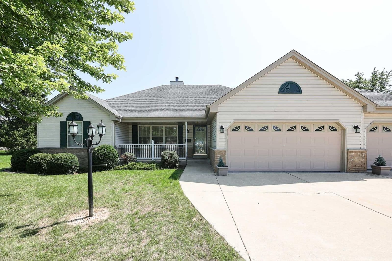 6652 Scenic, Franklin, WI 53132