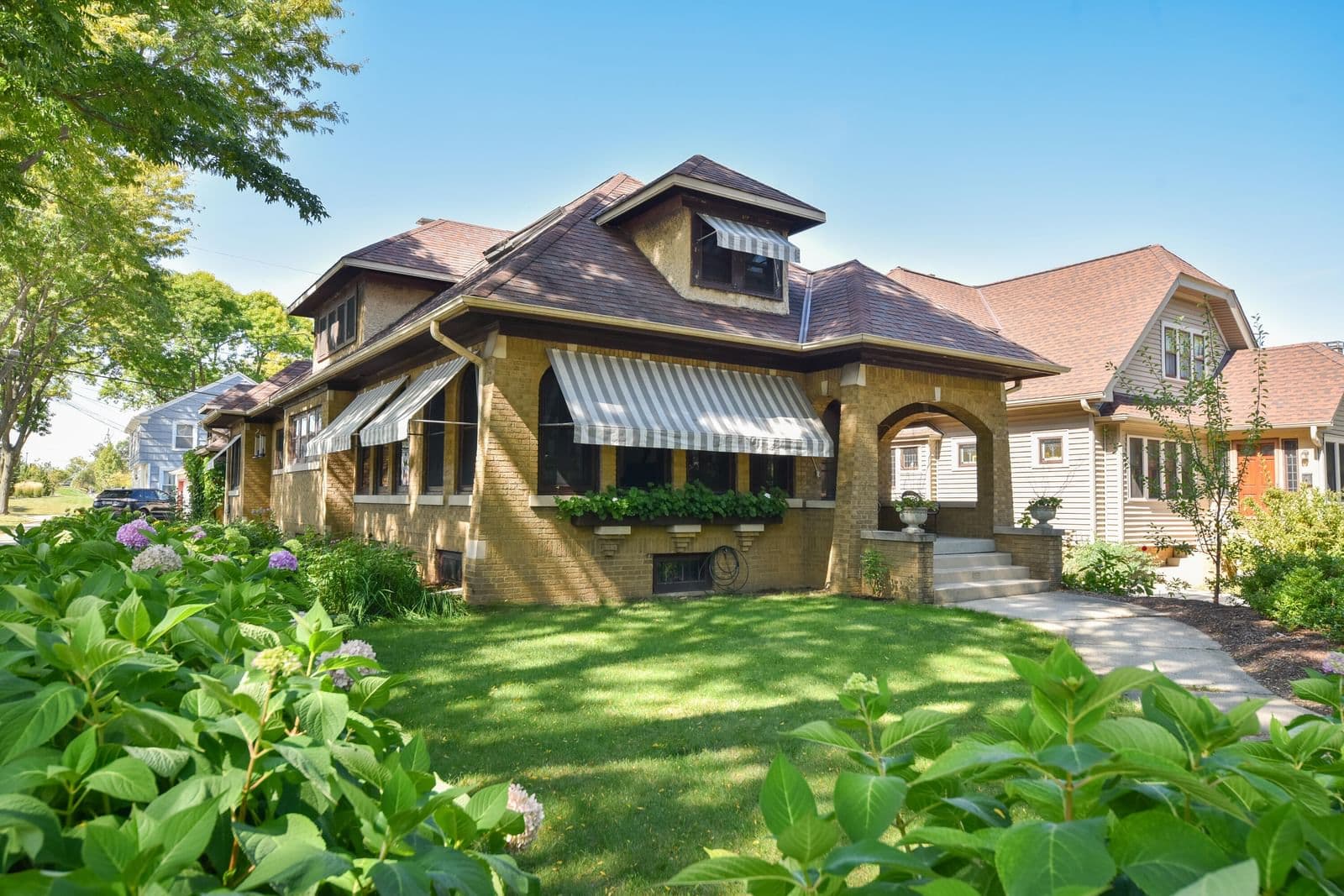 2405 73rd St, Wauwatosa, WI 53213 2