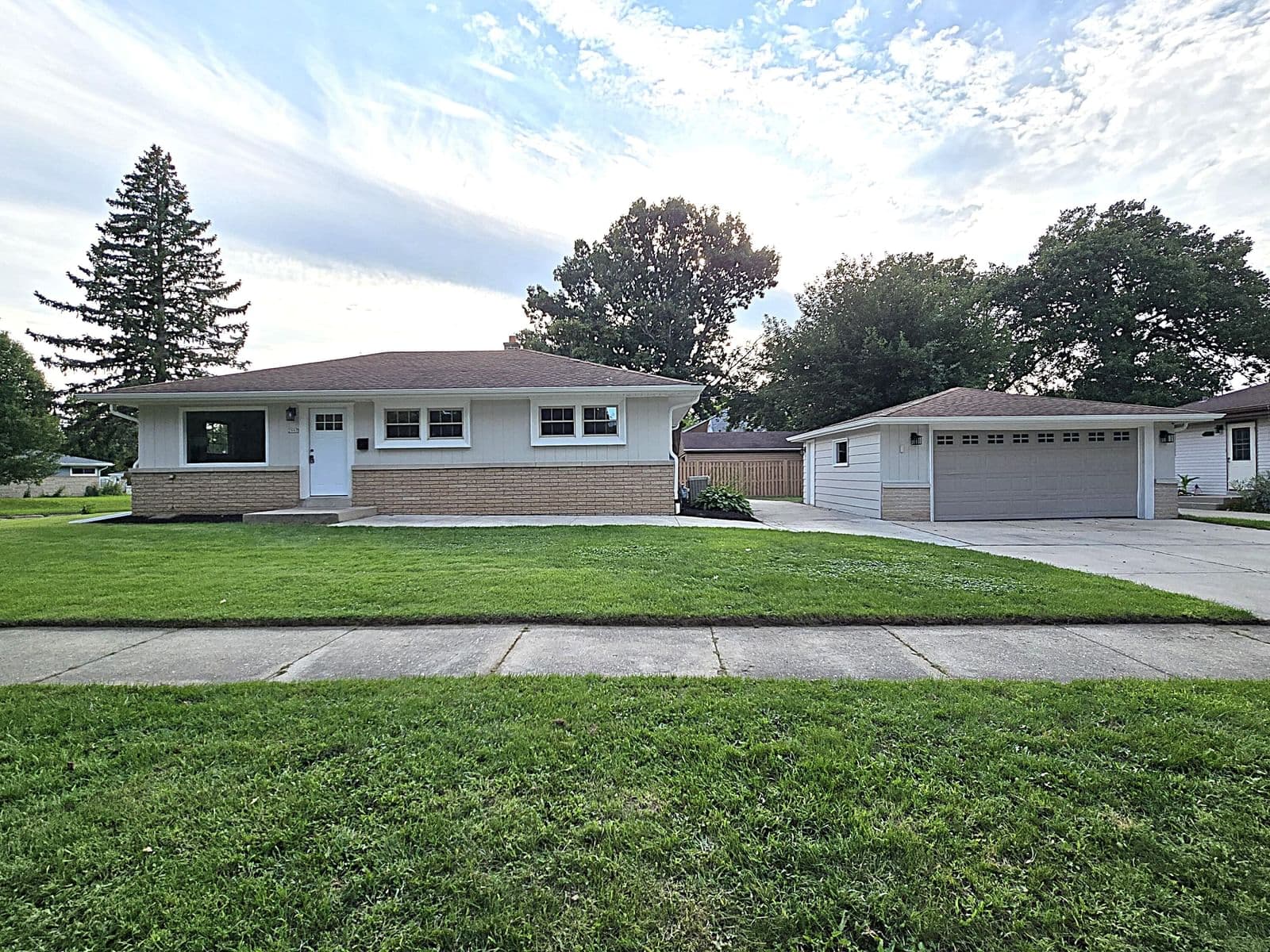 2997 105th, West Allis, WI 53227