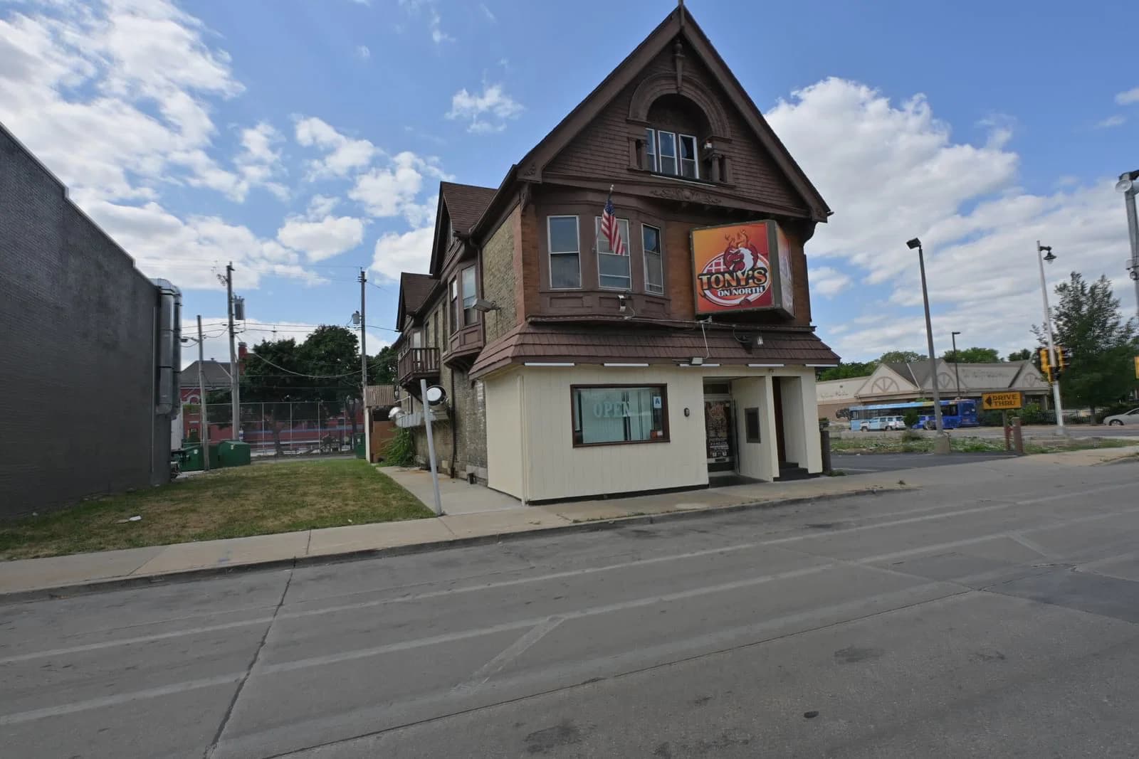 2625 North, Milwaukee, WI 53205