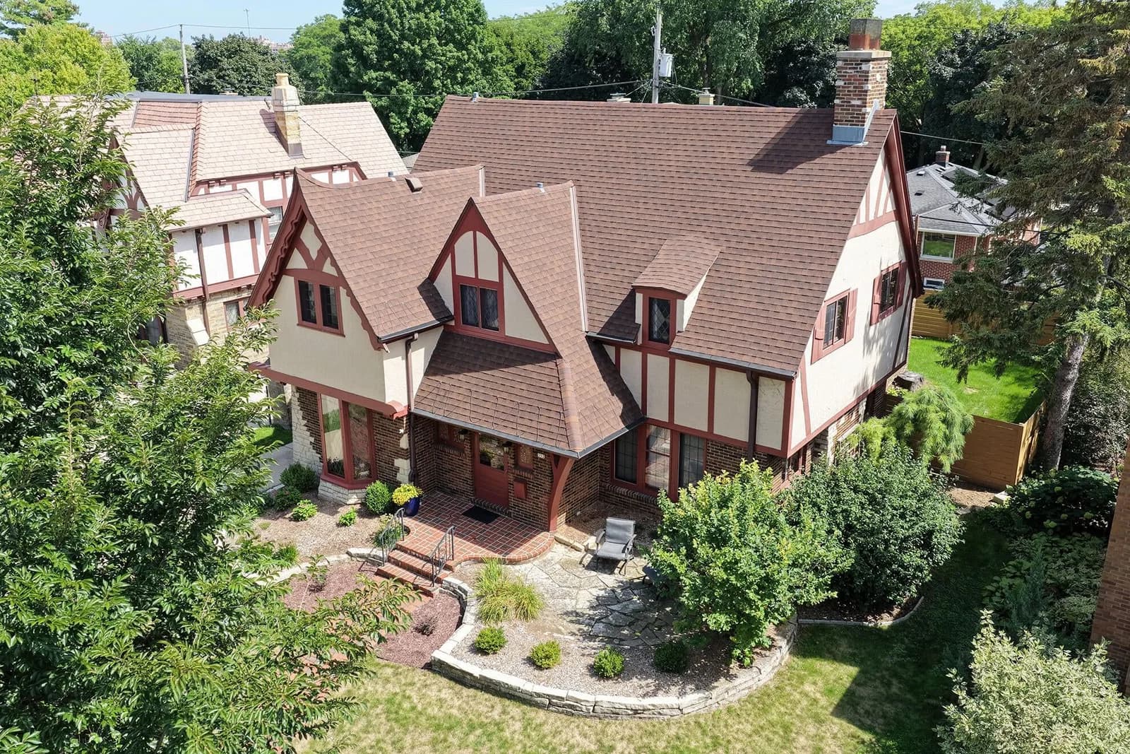 352 Pinecrest, Milwaukee, WI 53208