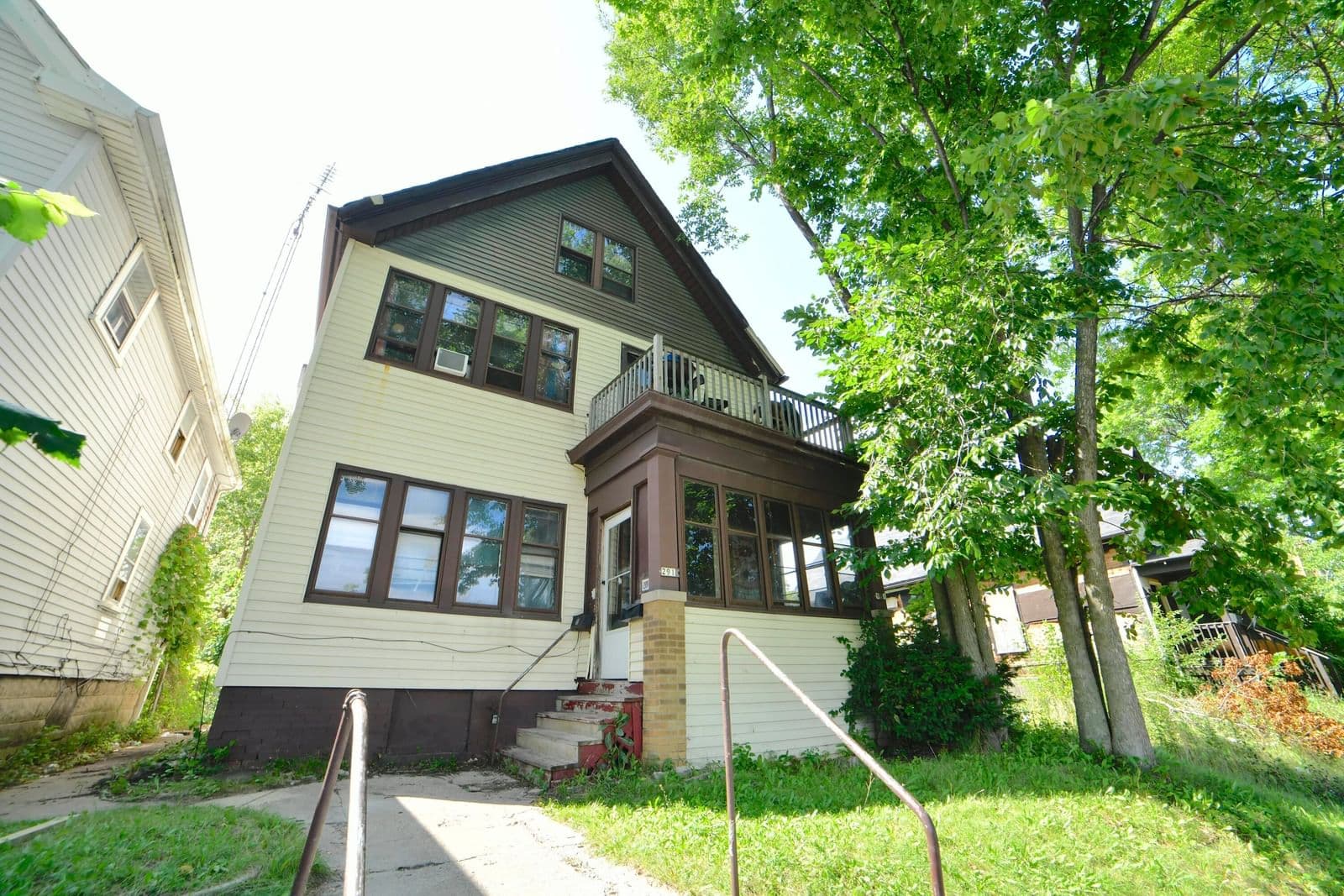2917 8th, Milwaukee, WI 53206