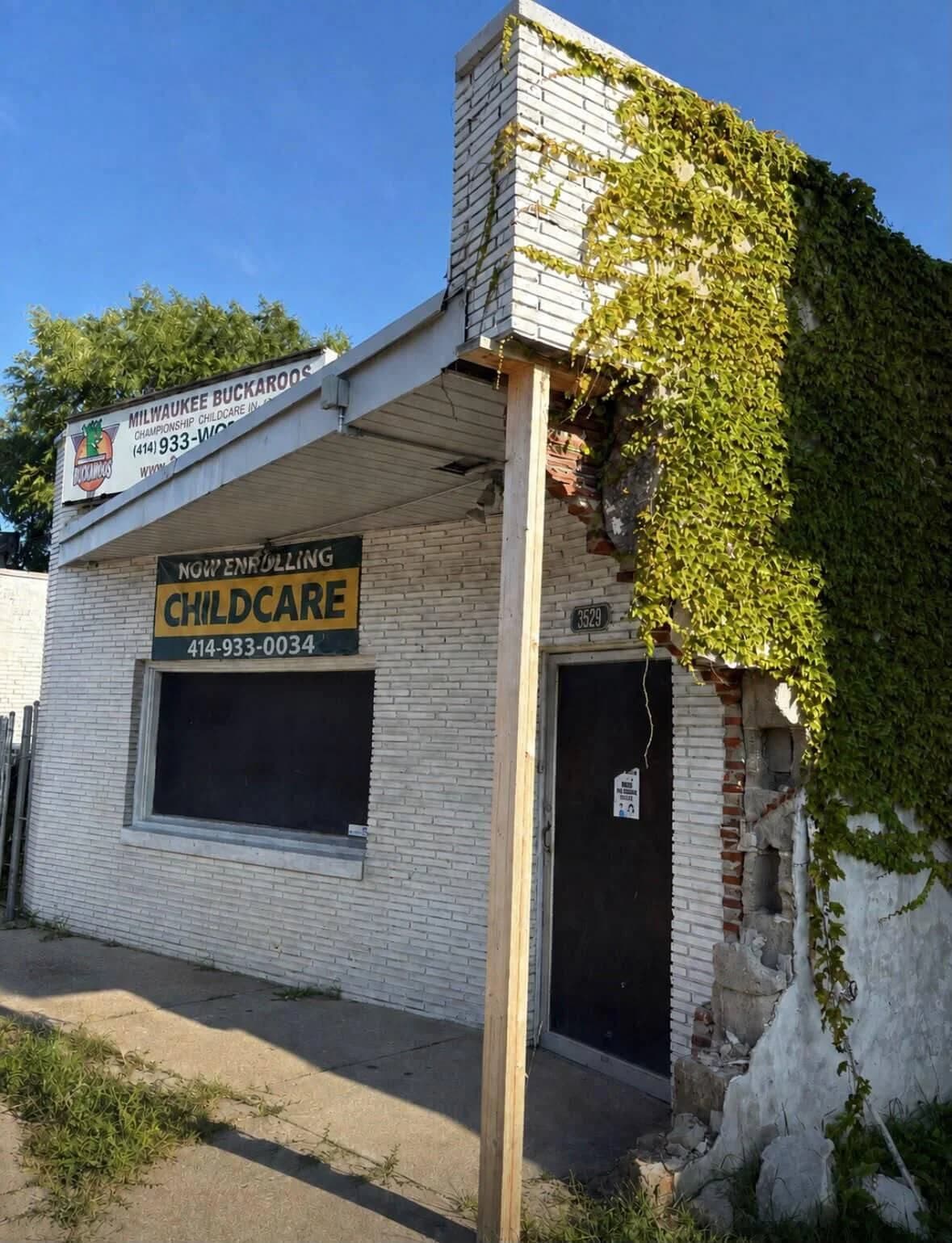3525 Vliet, Milwaukee, WI 53208