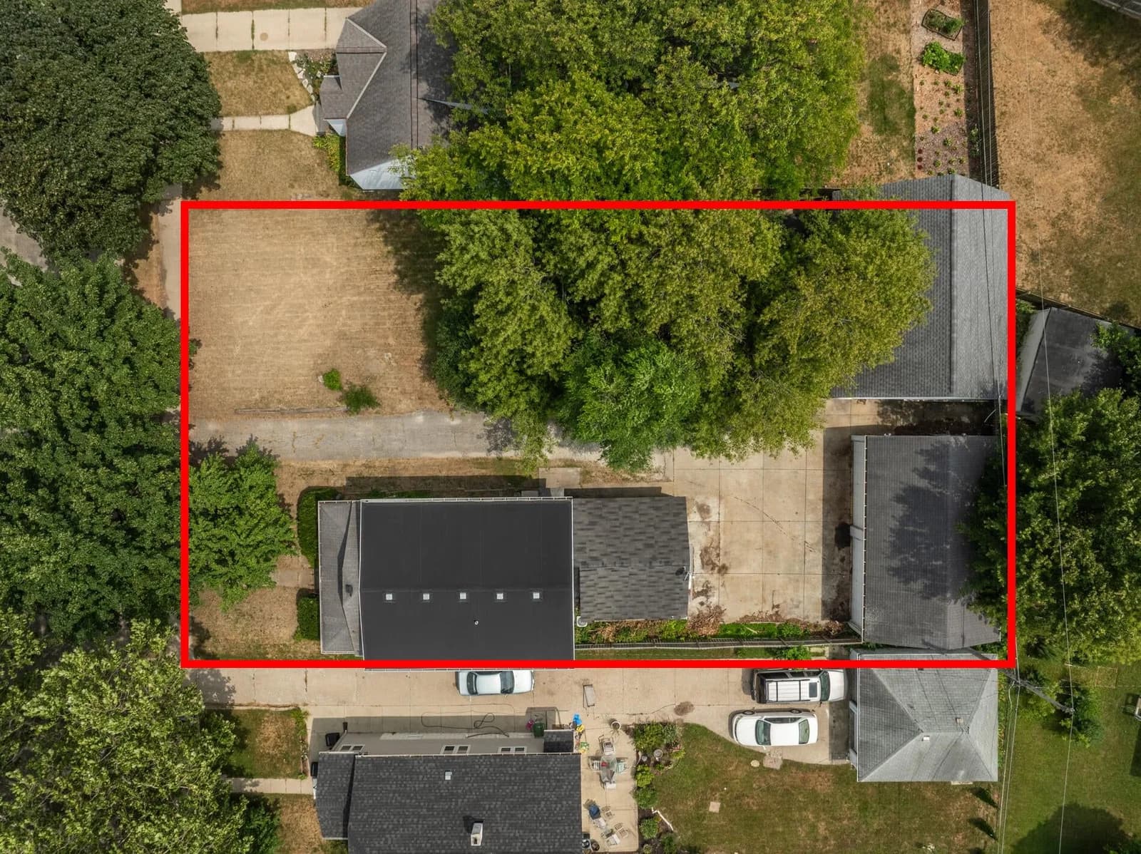 1331 Saveland, Milwaukee, WI 53207