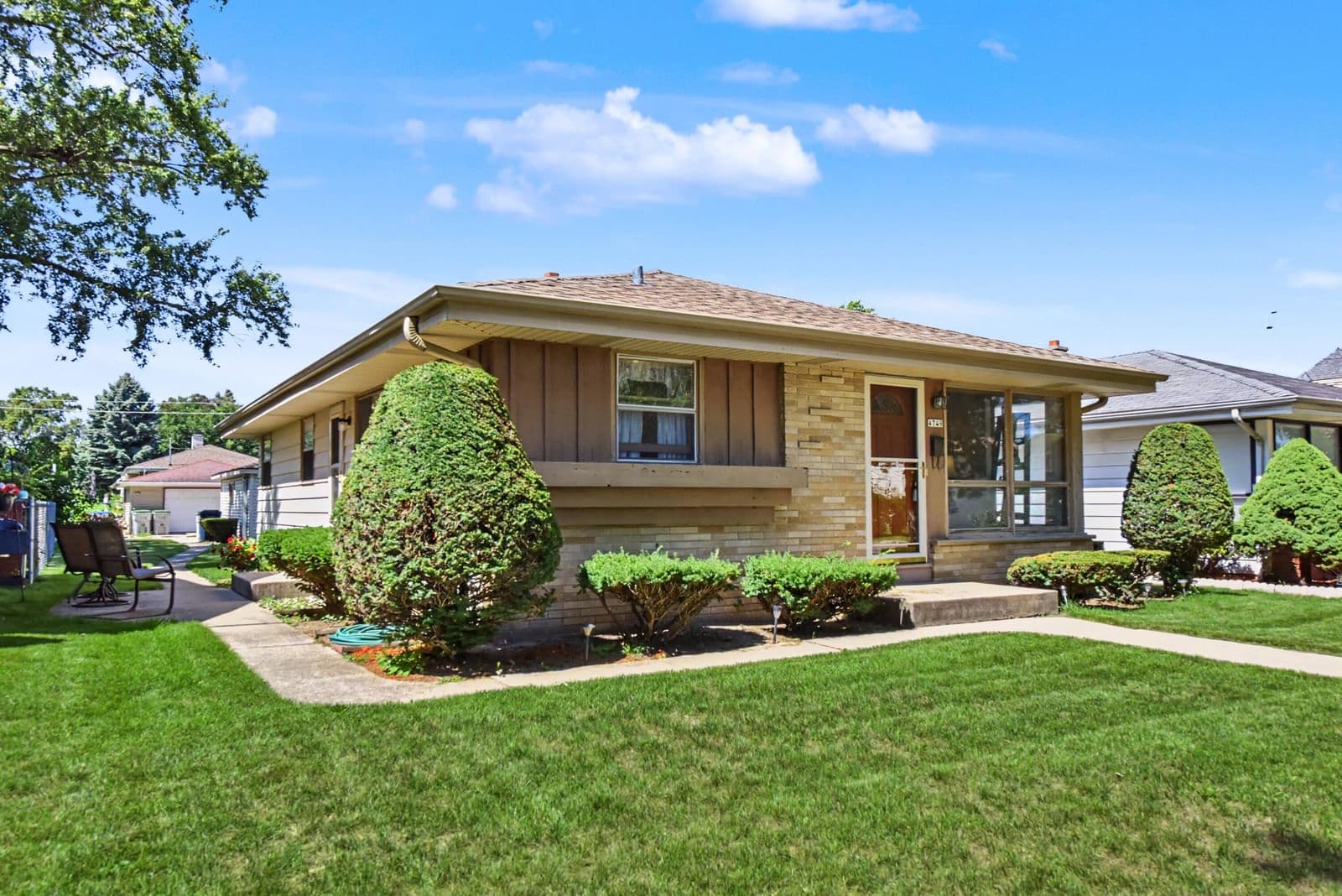 4749 90th, Milwaukee, WI 53225