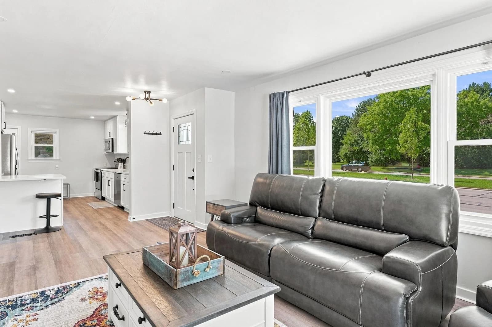 3430 Mayfair Rd, Wauwatosa, WI 53222 3
