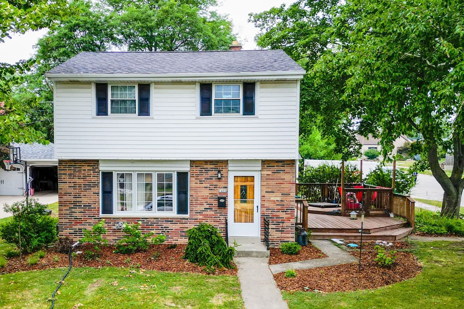1400 Manitowoc, South Milwaukee, WI 53172