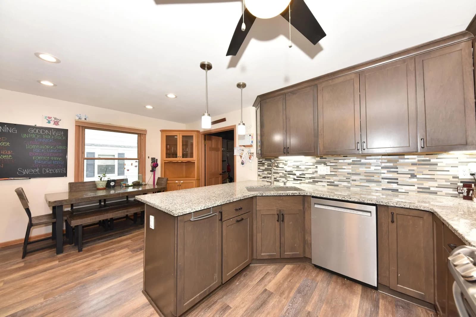 1400 Manitowoc Ave 5