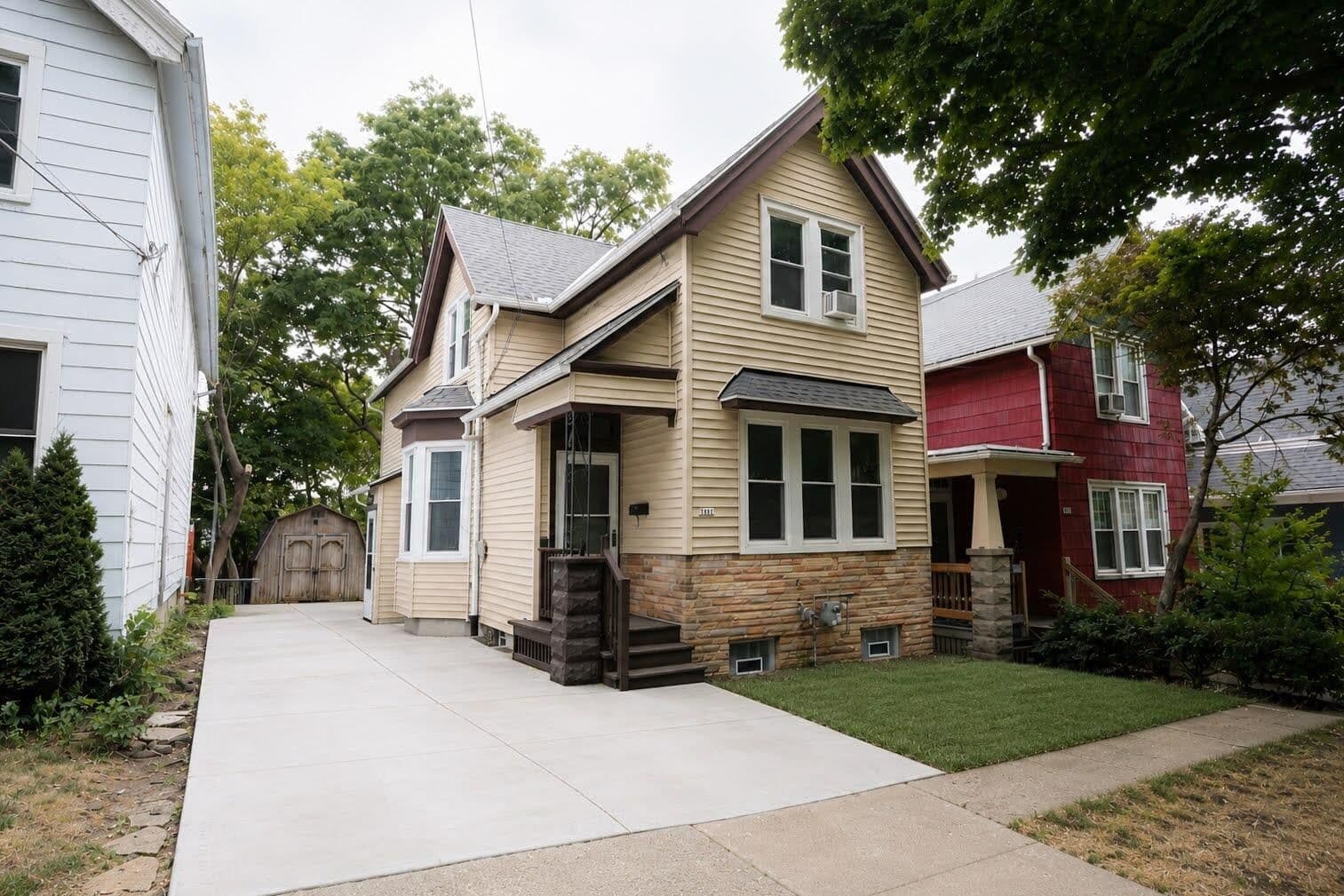 2447 Burrell, Milwaukee, WI 53207