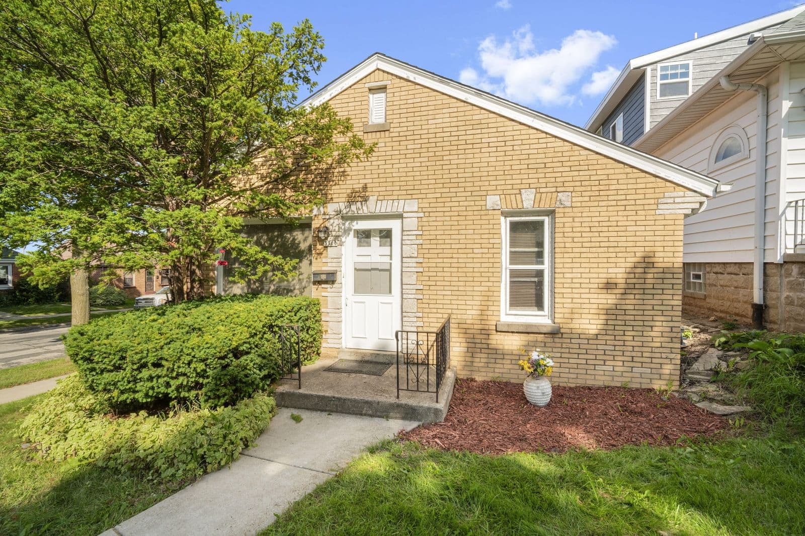 3300 14th, Milwaukee, WI 53215