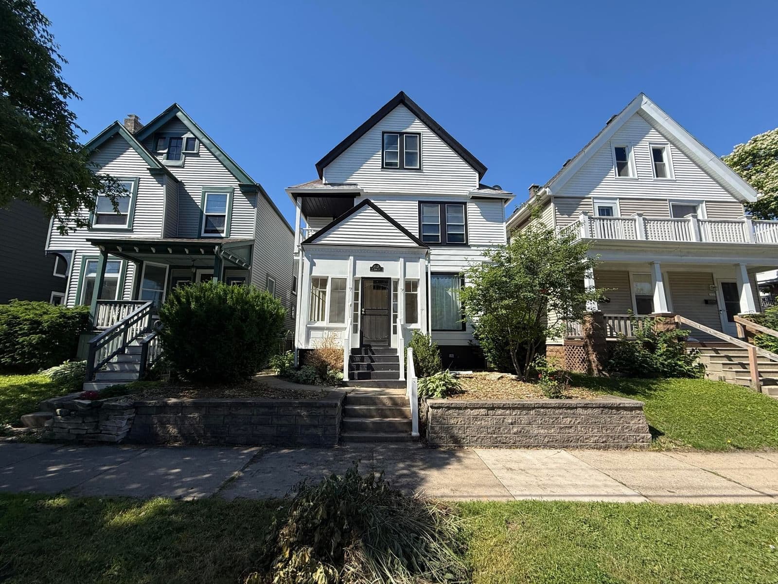 1537 Irving, Milwaukee, WI 53202