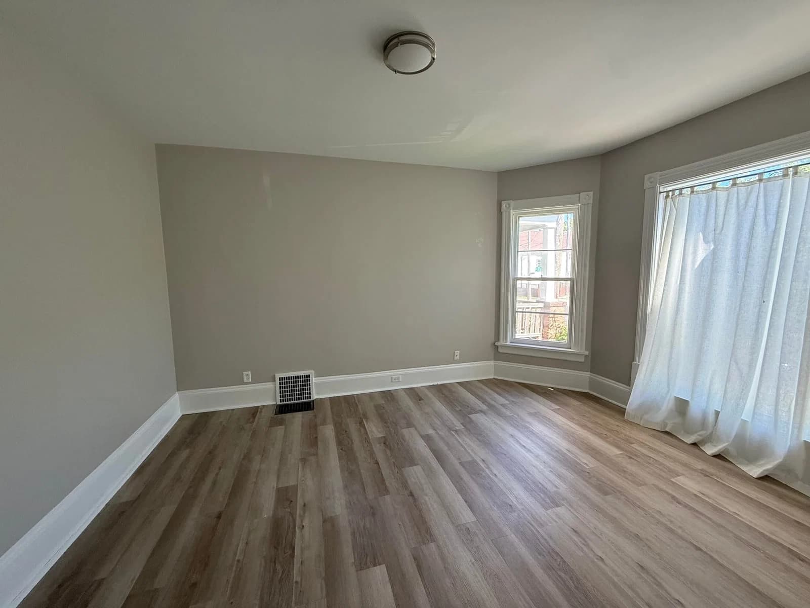 1537 Irving 5