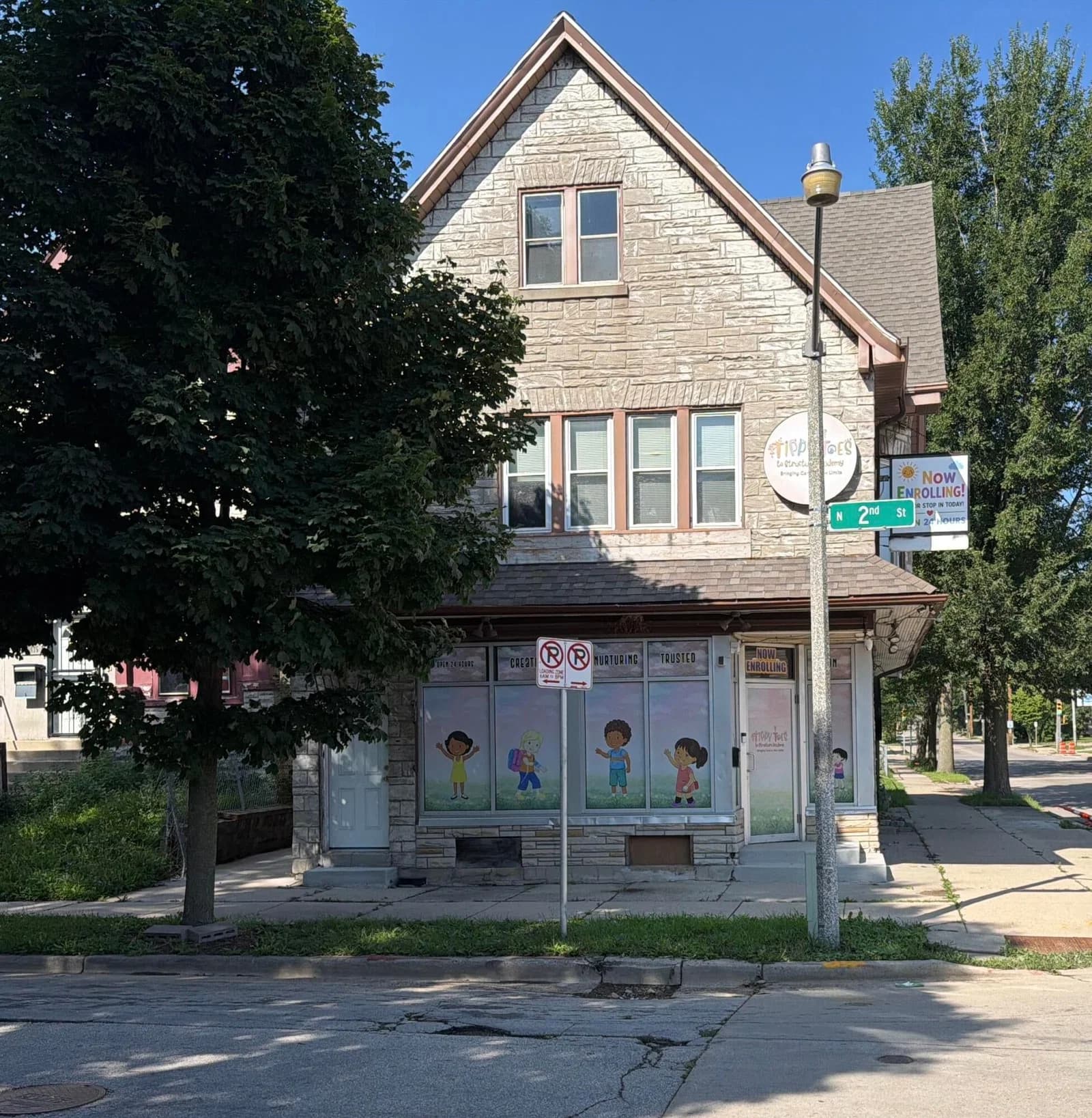 3477 2nd, Milwaukee, WI 53212