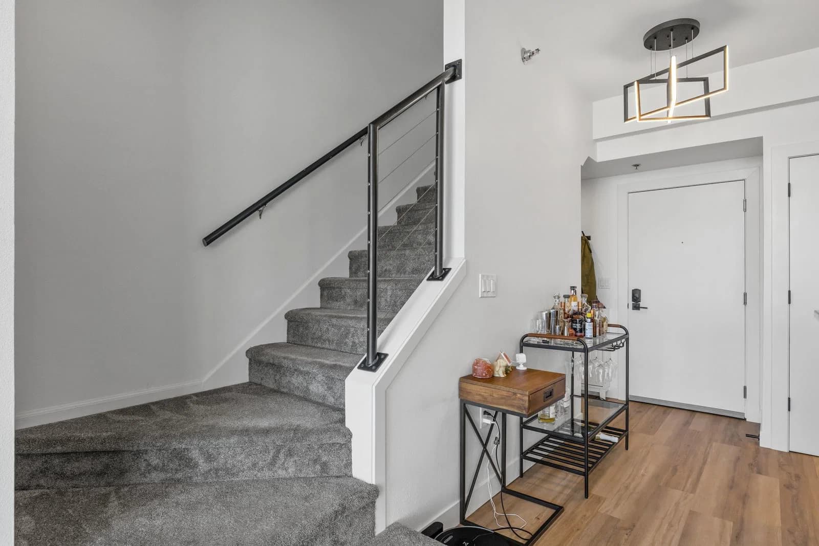 2121 Kinnickinnic 3