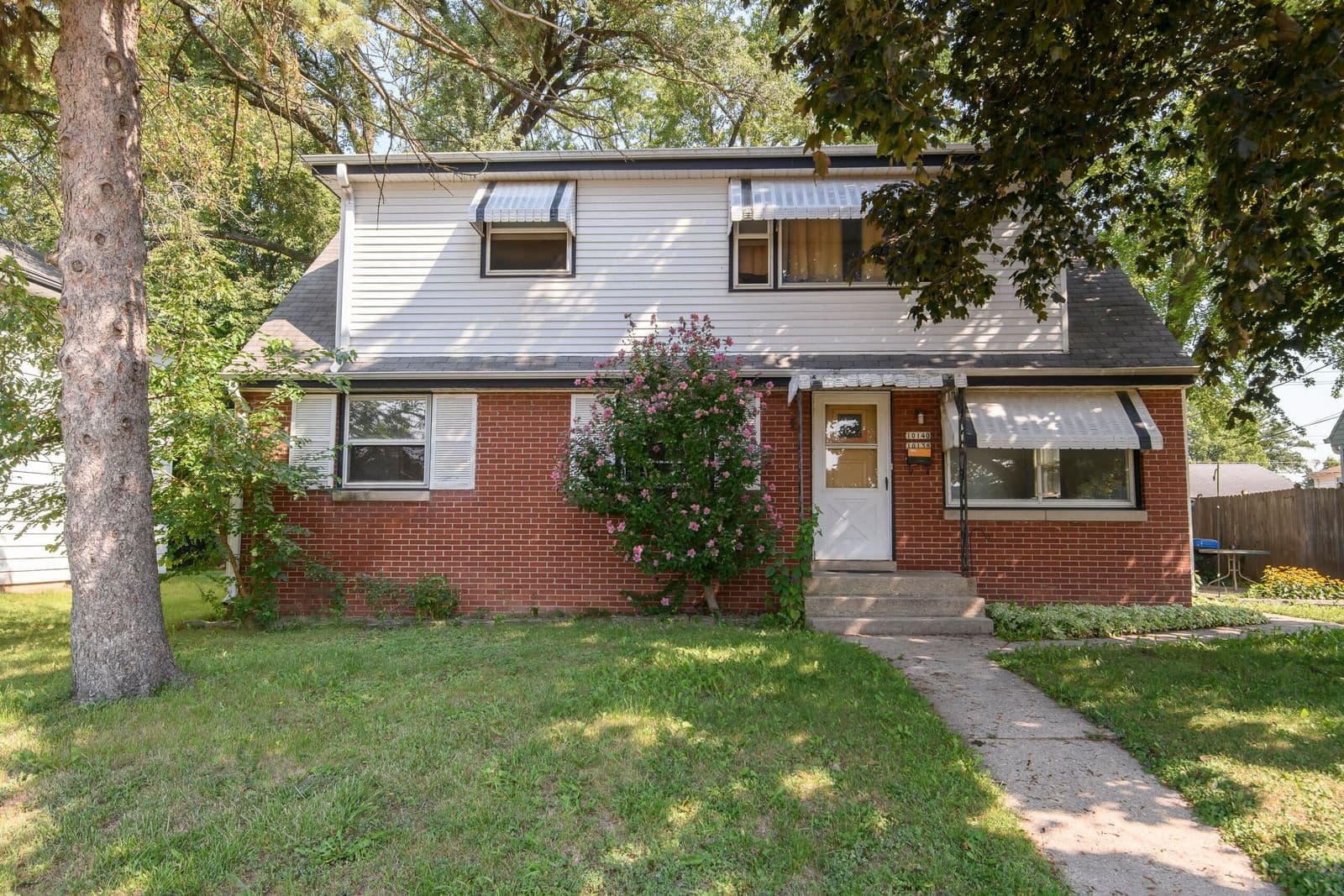 10138 Montana, West Allis, WI 53227