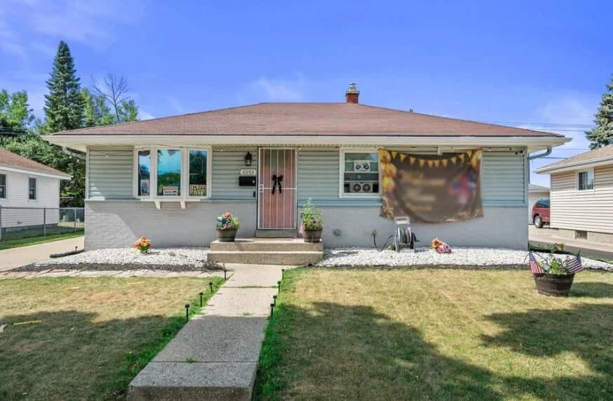 6559 Spokane, Milwaukee, WI 53223
