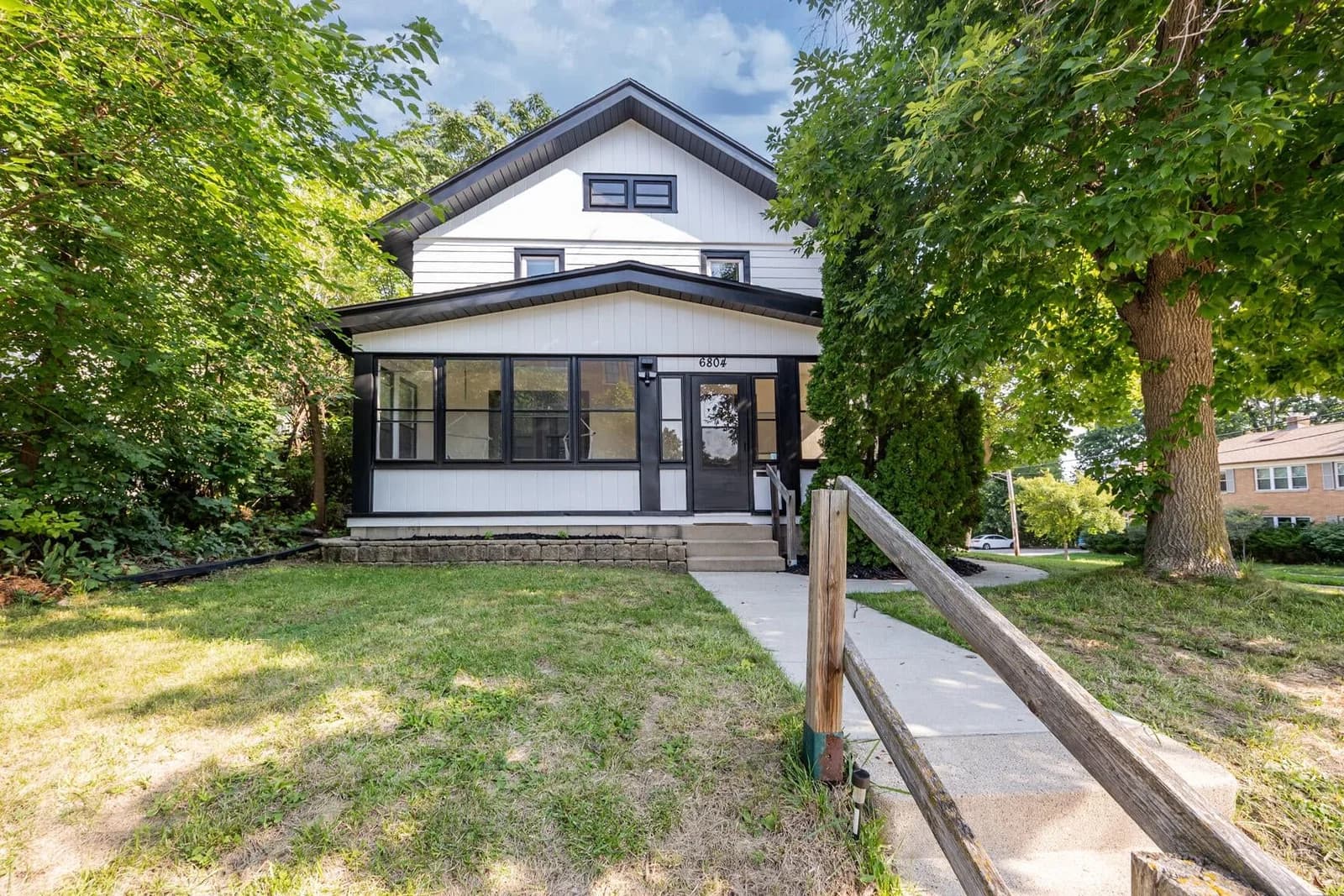 6804 Maple Ter, Wauwatosa, WI 53213 2