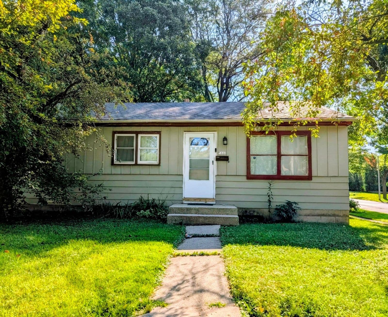 5800 63rd, Milwaukee, WI 53218