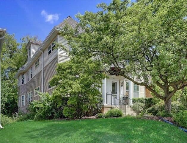 6118 Wisconsin Ave, Wauwatosa, WI 53213 2