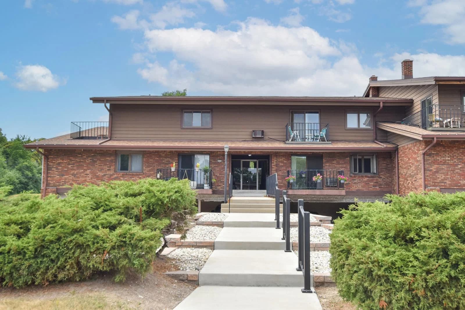 3935 84th, Greenfield, WI 53228