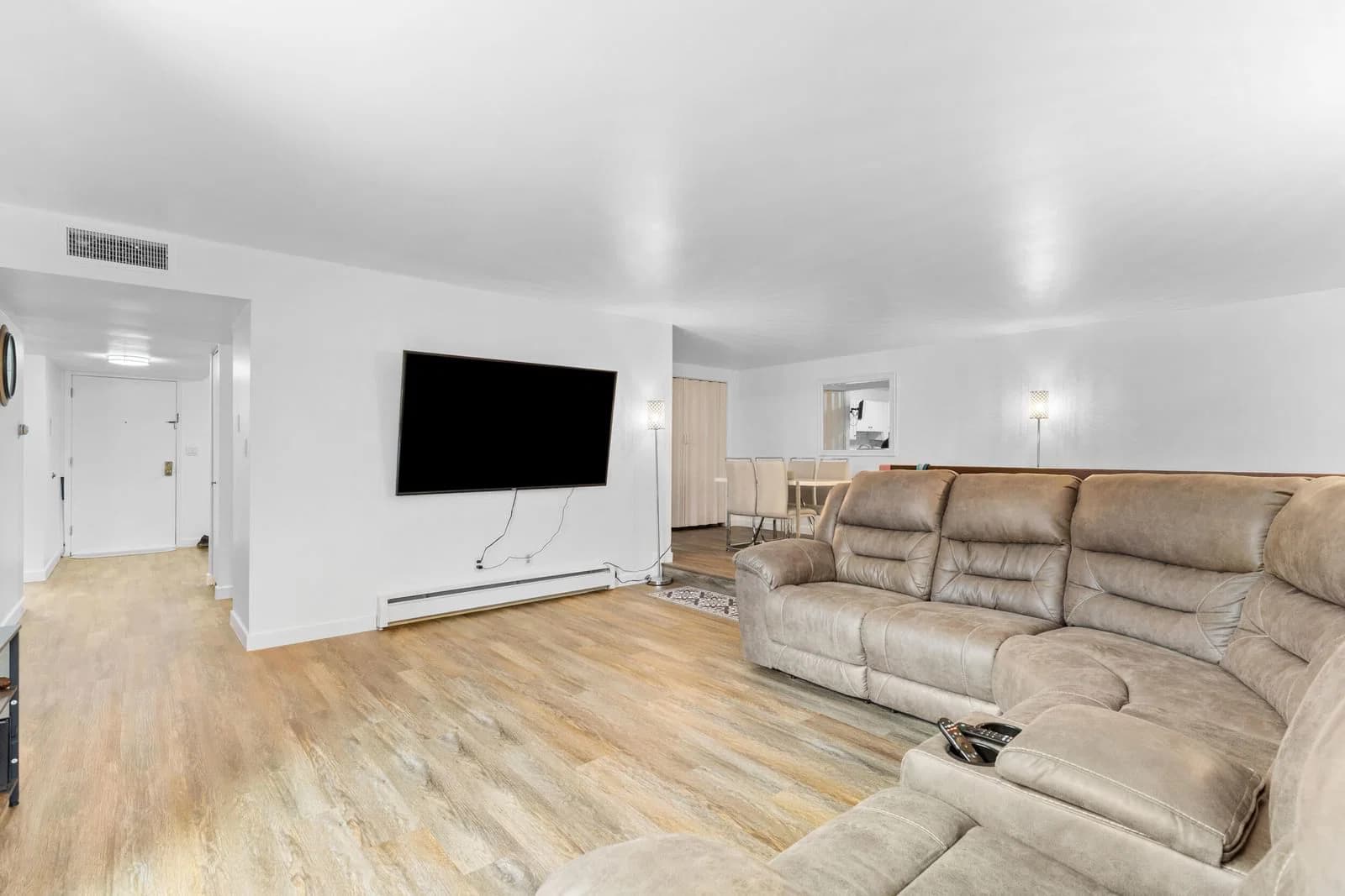 5200 Tuckaway Blvd, Greenfield, WI 53221 2