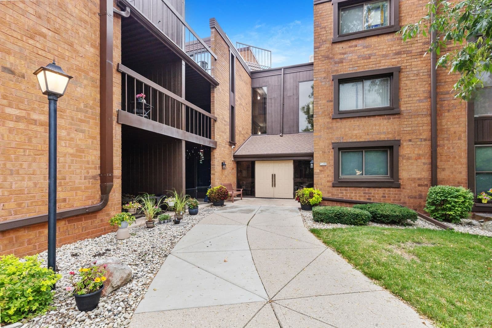5200 Tuckaway, Greenfield, WI 53221