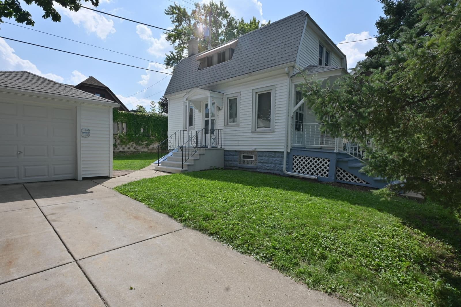5411 Wells, Milwaukee, WI 53208