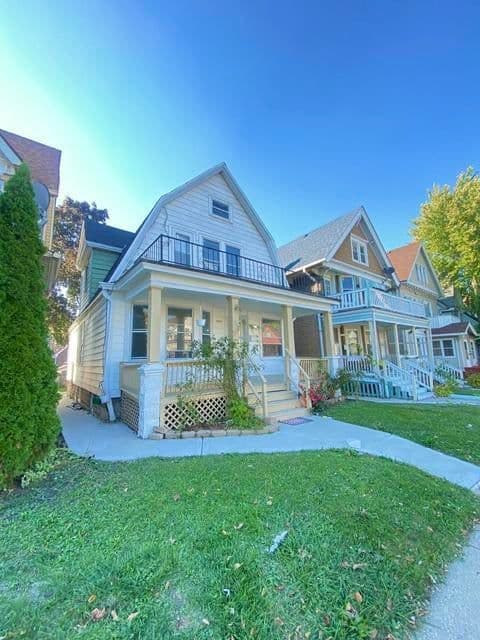 1009 35th, Milwaukee, WI 53215