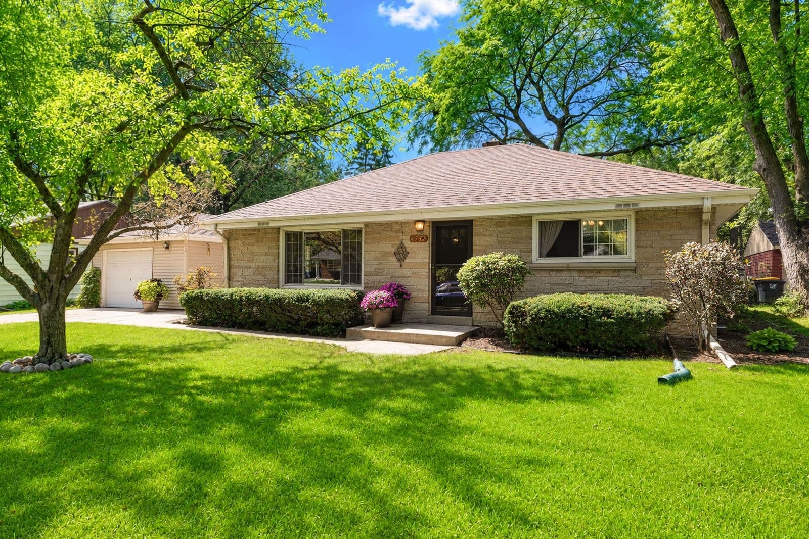 4537 101st St, Wauwatosa, WI 53225 2