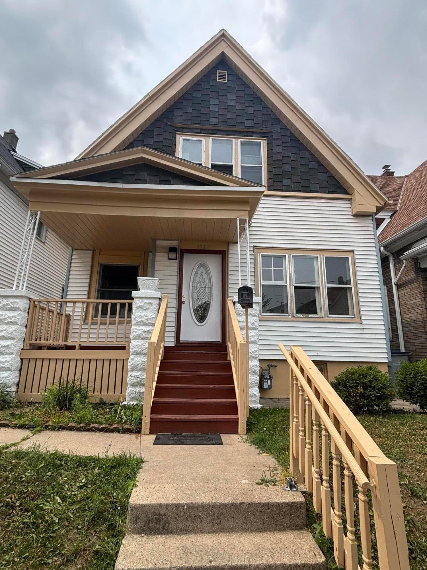 1727 Arrow, Milwaukee, WI 53204
