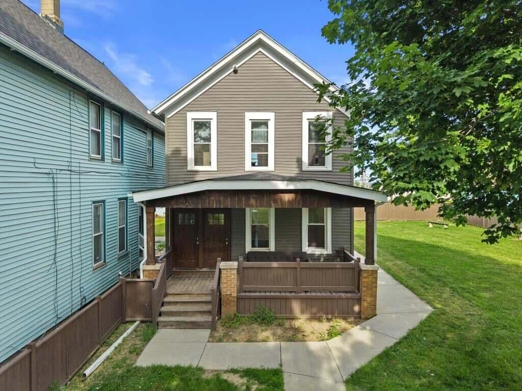 446 28th, Milwaukee, WI 53208