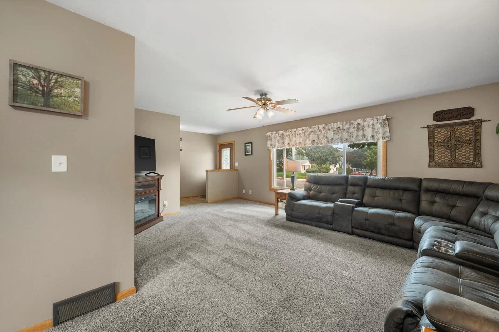 9537 Sarasota Pl, Wauwatosa, WI 53222 3