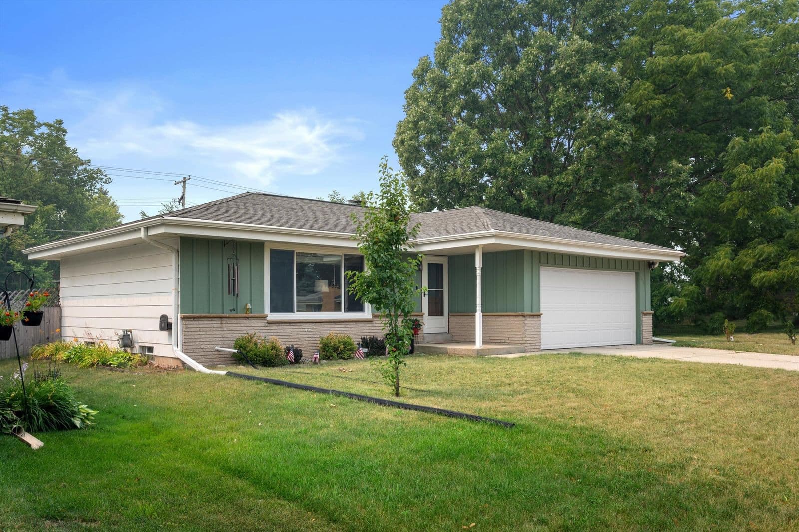9537 Sarasota Pl, Wauwatosa, WI 53222 2