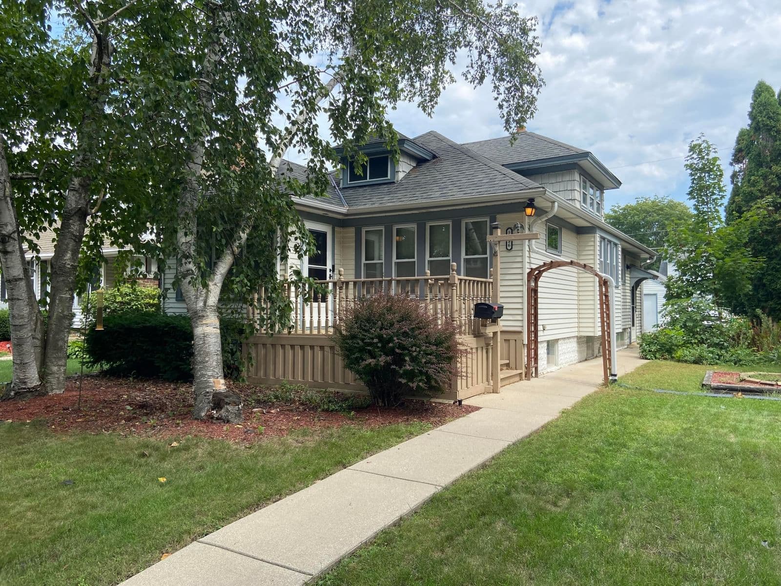 2156 Livingston, West Allis, WI 53219