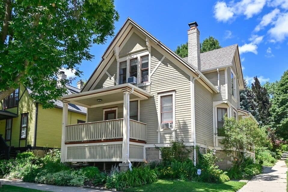 140 Vine, Milwaukee, WI 53212