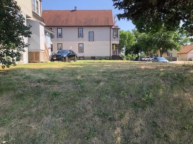 3925 Greenfield 4