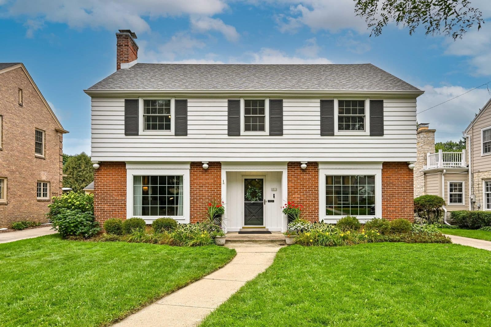9519 Harding Blvd, Wauwatosa, WI 53226