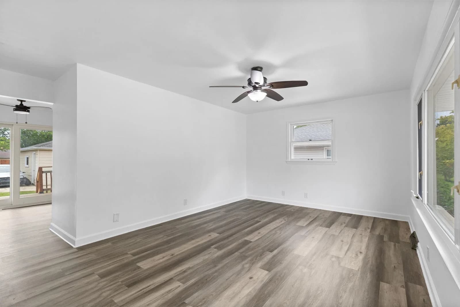 8128 Sunbury 5