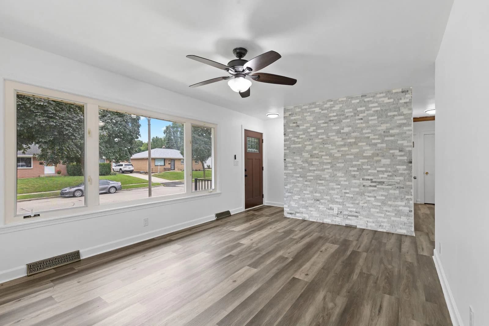 8128 Sunbury 3