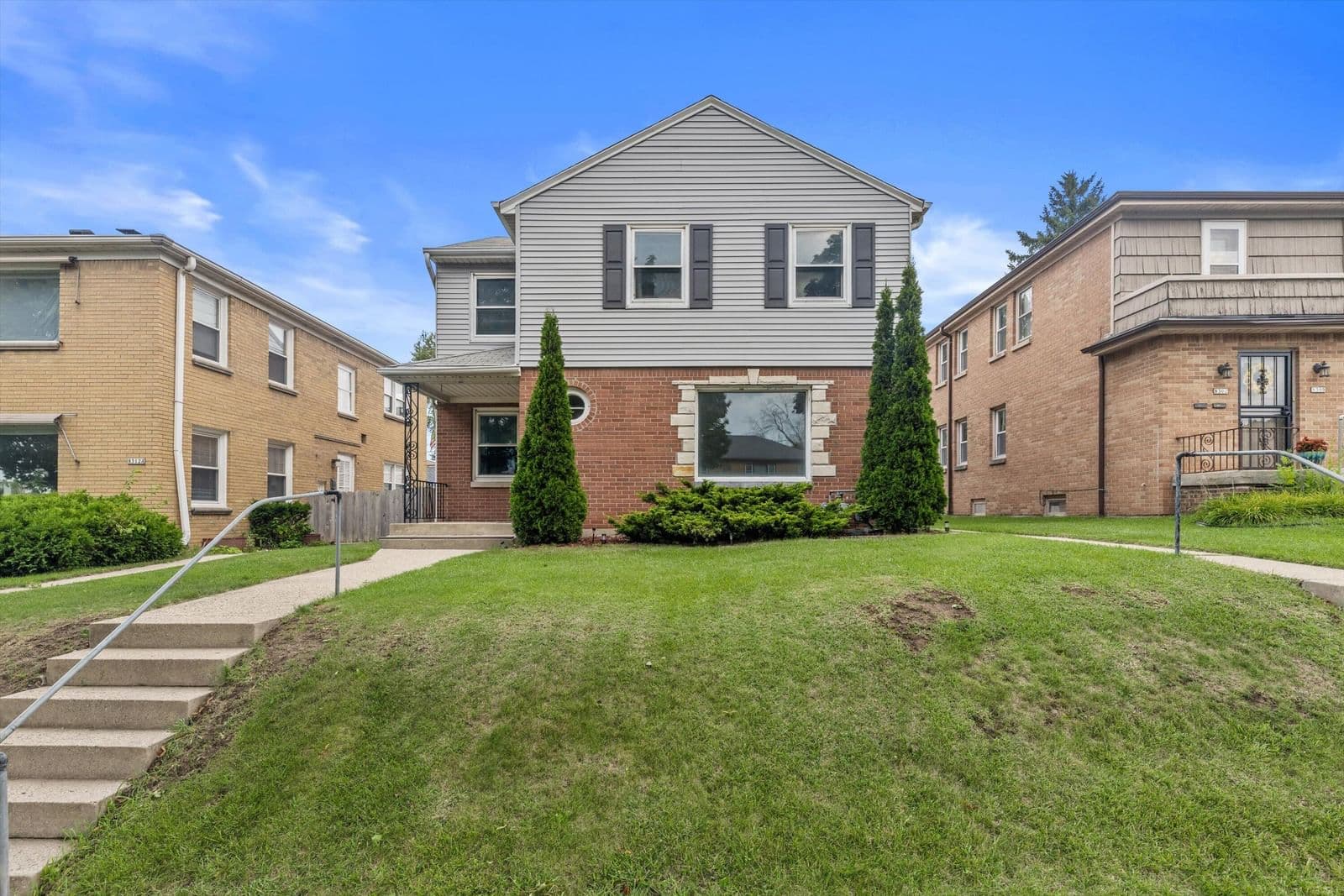 8306 Center, Milwaukee, WI 53222