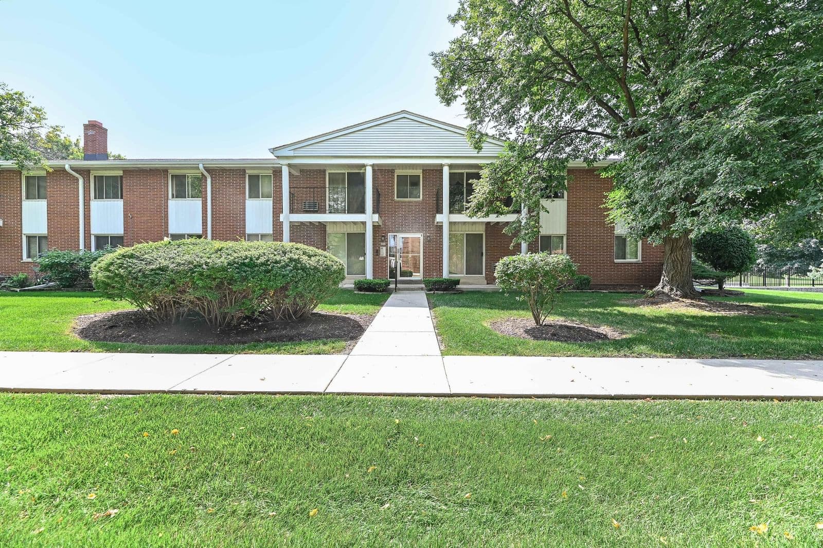 6183 Howard, Greenfield, WI 53220