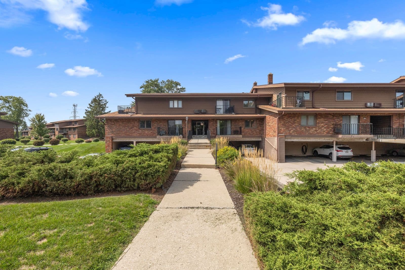 4035 84th, Greenfield, WI 53228
