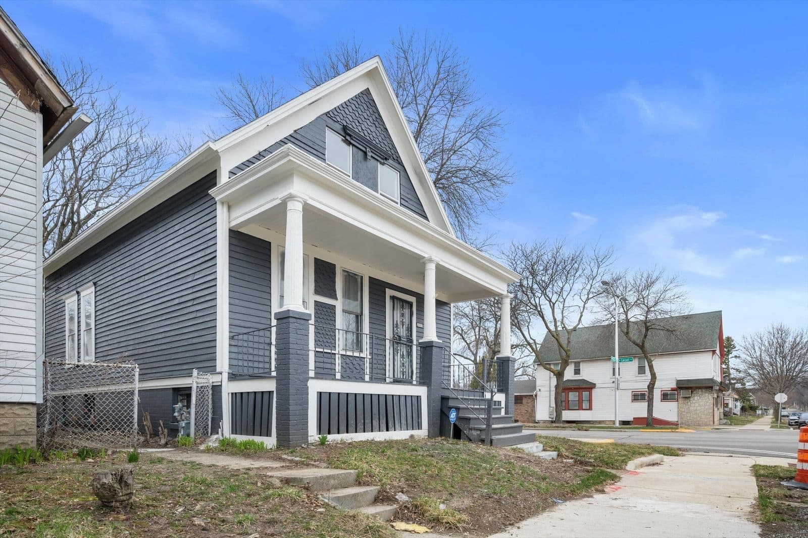 2873 Dr William Finlayson 2