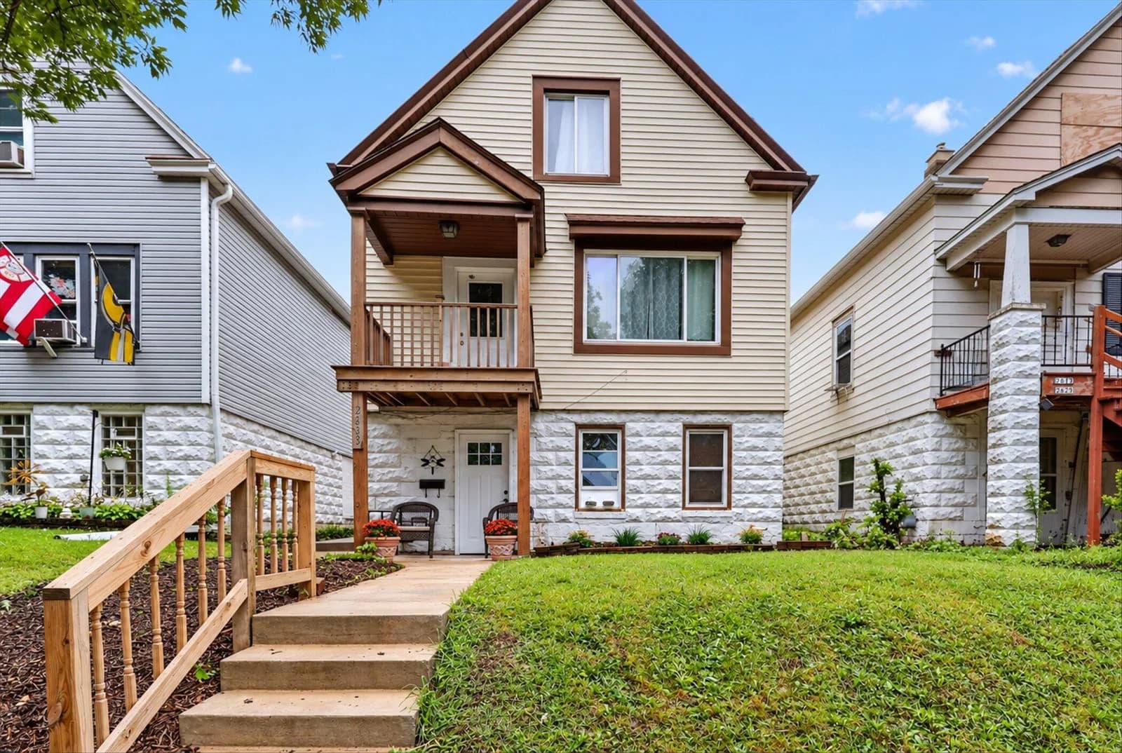 2633 3rd St, Milwaukee, WI 53207 3